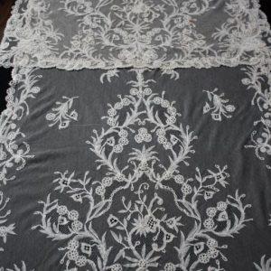 Mantilla de aplicaciones de Bruselas en bolillos (MN207)