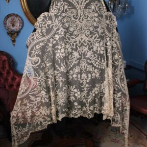 Mantilla de encaje de Bruselas (MN147)