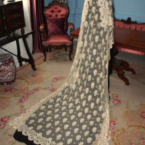 Velo de Novia de Blonda Española (MN172)