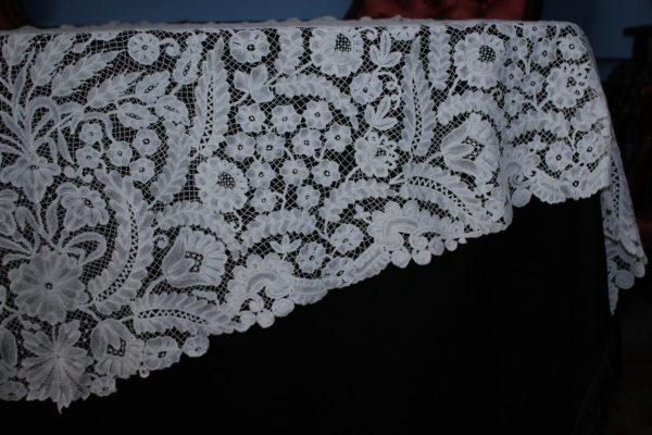 Mantilla de pico  de encaje Duquesa (MN197) - Imagen 12