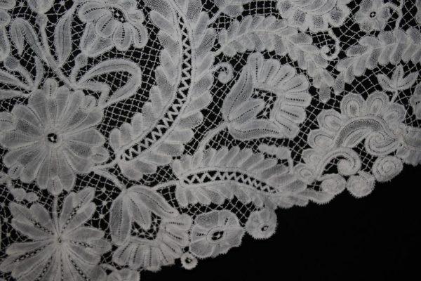 Mantilla de pico  de encaje Duquesa (MN197) - Imagen 13