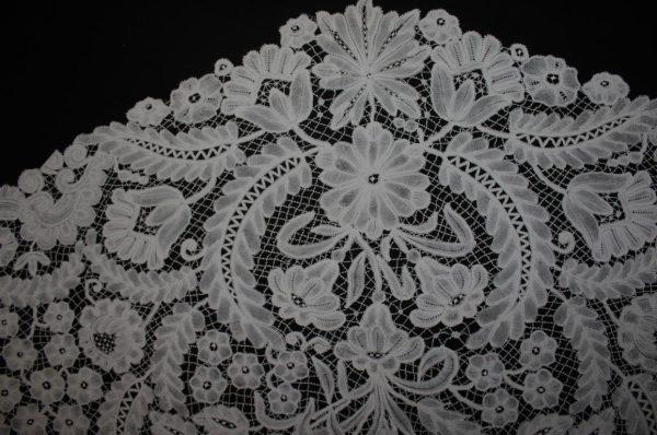 Mantilla de pico  de encaje Duquesa (MN197) - Imagen 20