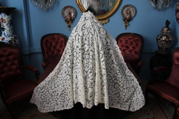Mantilla de pico  de encaje Duquesa (MN197) - Imagen 3