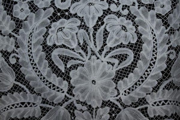 Mantilla de pico  de encaje Duquesa (MN197) - Imagen 25