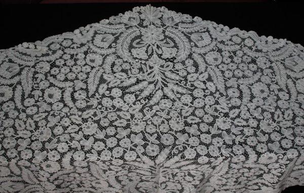 Mantilla de pico  de encaje Duquesa (MN197) - Imagen 29