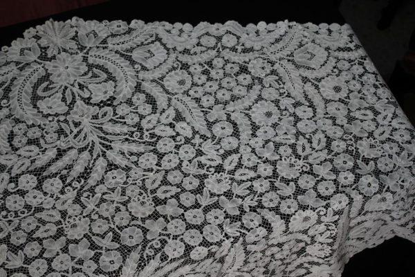 Mantilla de pico  de encaje Duquesa (MN197) - Imagen 31