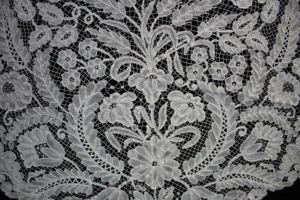 Mantilla de pico  de encaje Duquesa (MN197) - Imagen 39