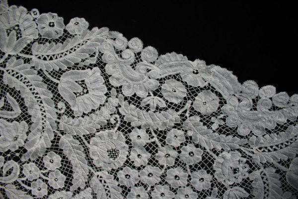 Mantilla de pico  de encaje Duquesa (MN197) - Imagen 43