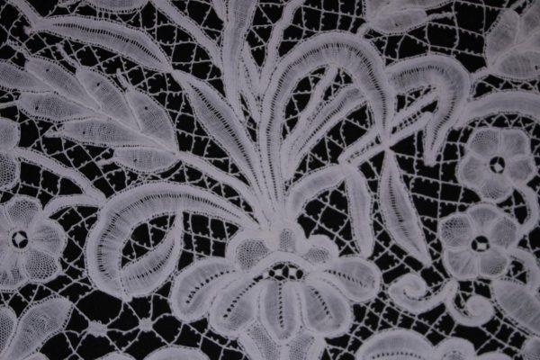Mantilla de pico  de encaje Duquesa (MN197) - Imagen 48