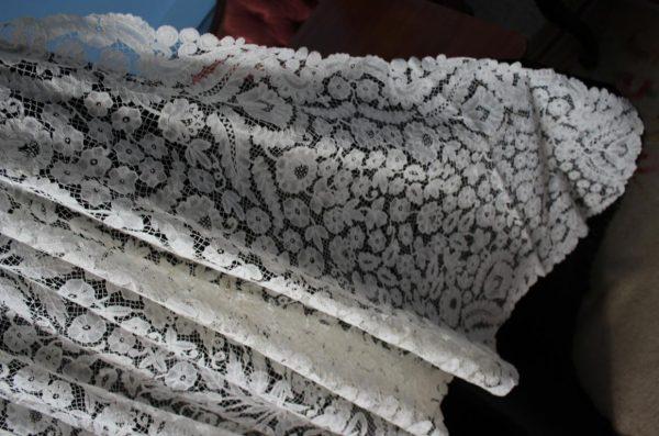 Mantilla de pico  de encaje Duquesa (MN197) - Imagen 8